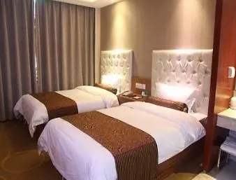 Super 8 Hotel Zhengzhou Railway Station Square